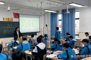 要不我首发吧！庄神半场5中5得到10分4板 正印中锋武切维奇仅8中2